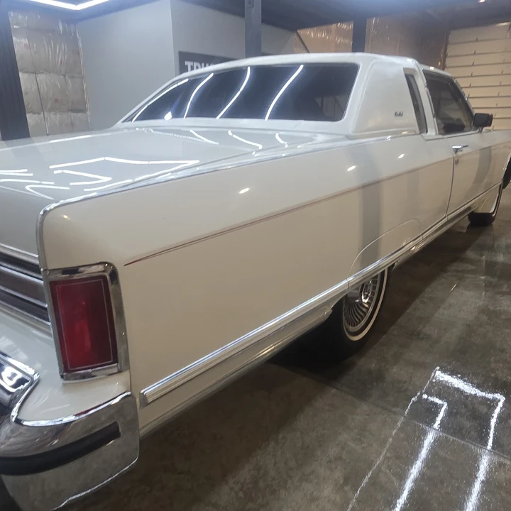 1977 Lincoln Town Car - Image 7 of 21