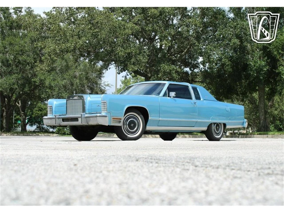 1977 Lincoln Town Car - Image 2 of 31
