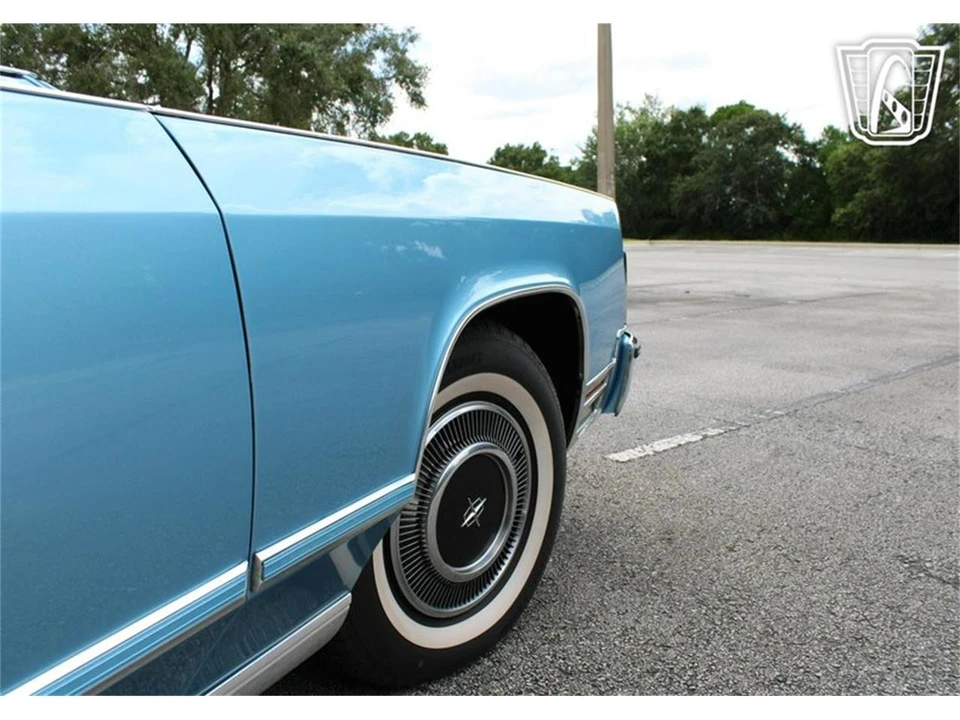 1977 Lincoln Town Car - Image 28 of 31