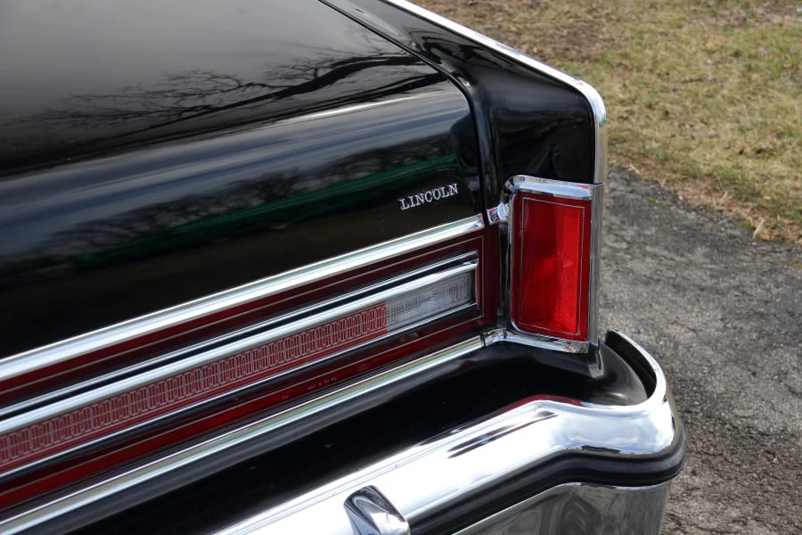 1977 Lincoln Town Car - Image 15 of 31