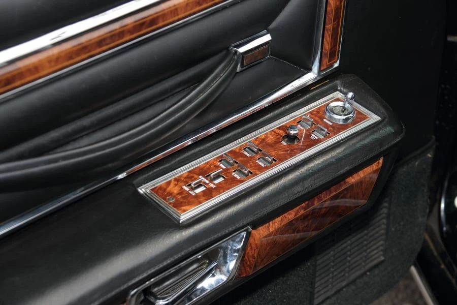1977 Lincoln Town Car - Image 22 of 31