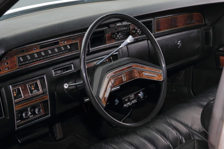 1977 Lincoln Town Car - Image 19 of 31