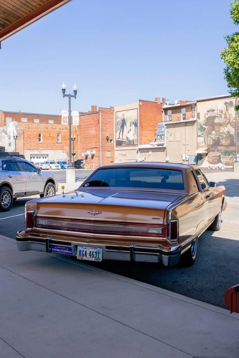 1977 Lincoln Continental 5th Gen - Image 11 of 15