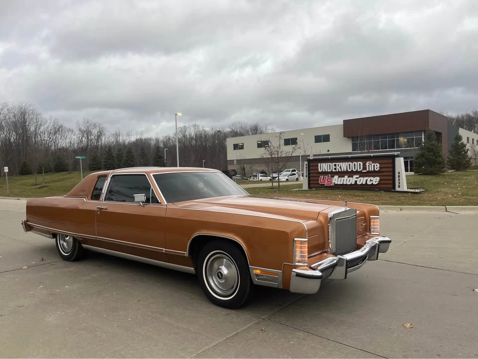 1977 Lincoln Continental 5th Gen - Image 14 of 15