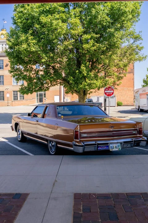 1977 Lincoln Continental 5th Gen - Image 10 of 15