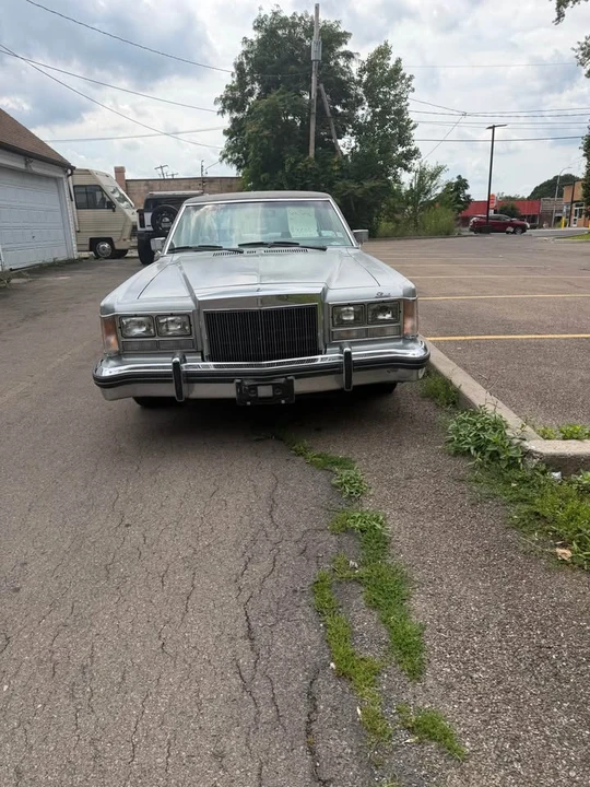 1977 Lincoln Continental Mark V - Image 3 of 20