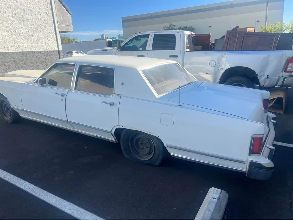 1977 Lincoln Continental 5th Gen - Image 4 of 10