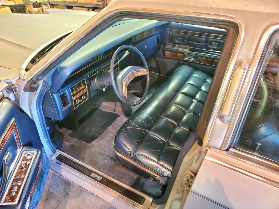 1977 Lincoln Continental 5th Gen - Image 10 of 20