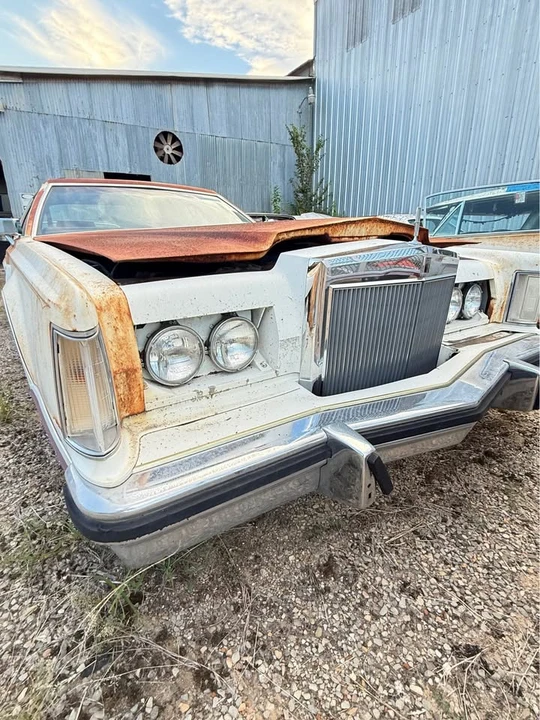 1977 Lincoln Continental Mark V - Image 2 of 7