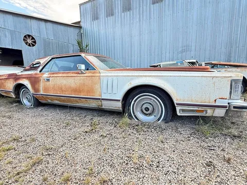 1977 Lincoln Mark V