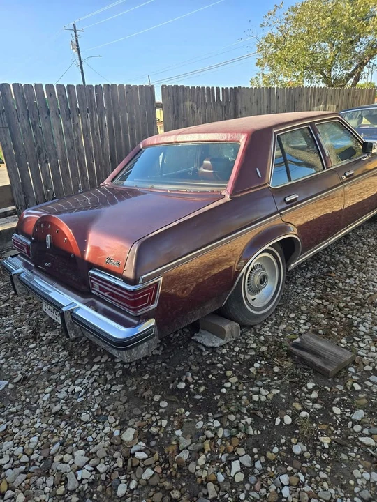 1977 Lincoln Continental 5th Gen - Image 2 of 8