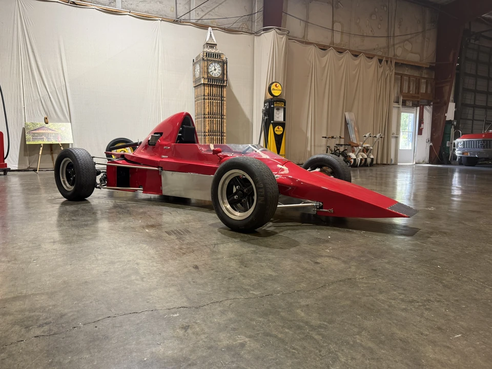1977 Lola - Image 3 of 31