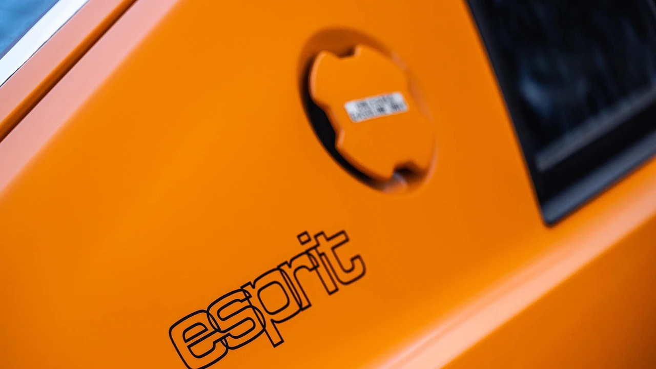 1977 Lotus Esprit Series 1 - Image 2 of 31