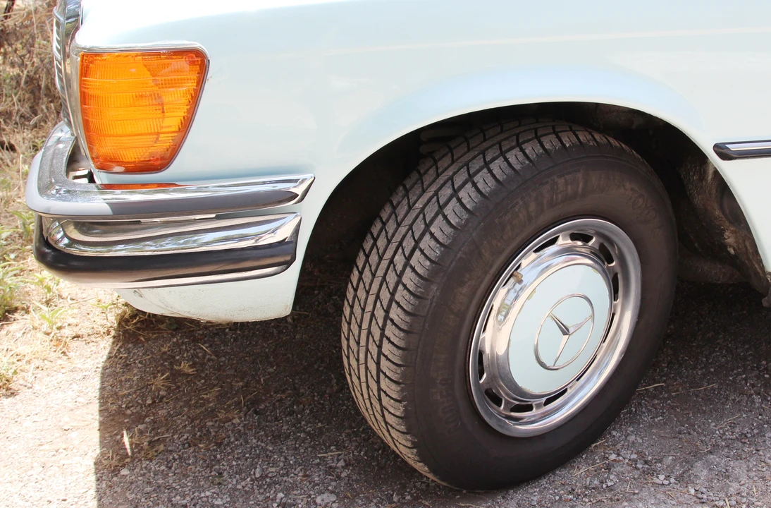 1977 Mercedes-Benz W116 S-Class - Image 2 of 2