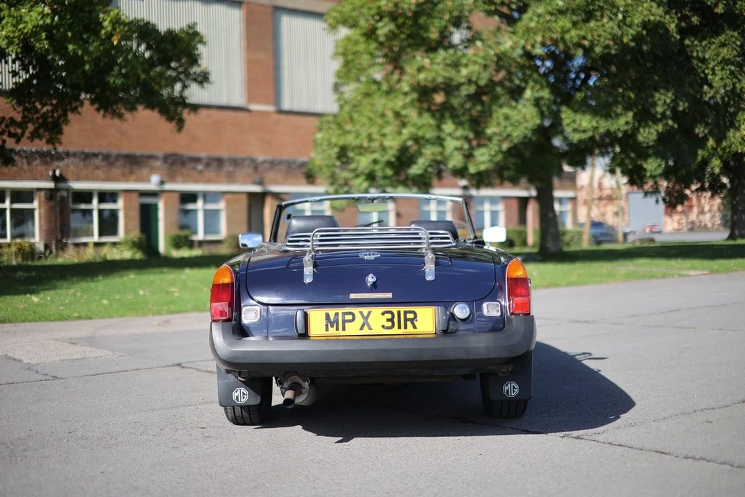 1977 MG RV8 - Image 11 of 30