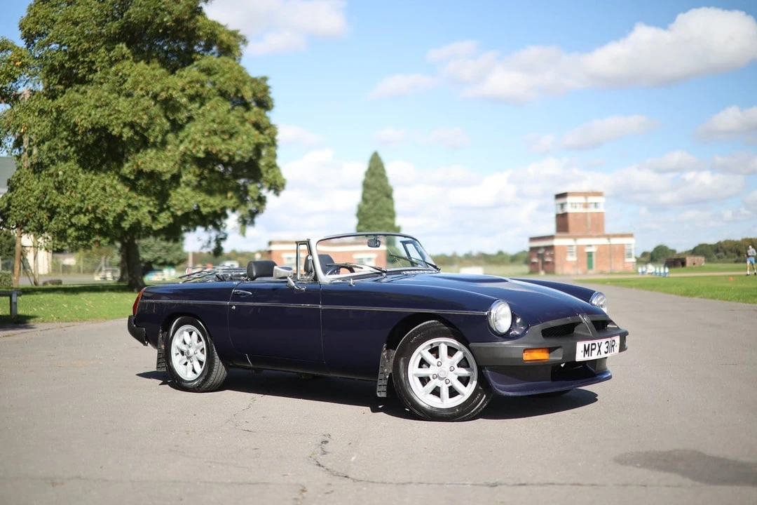 1977 MG RV8 - Image 2 of 30