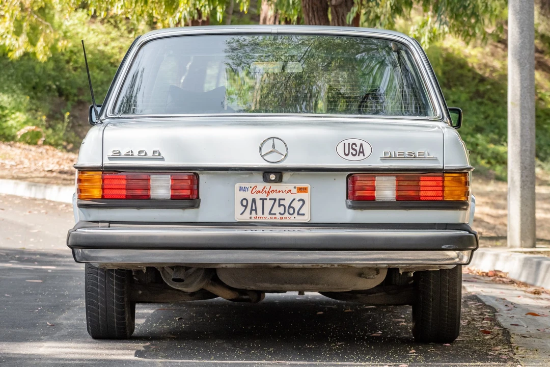 1977 Mercedes-Benz W123 Sedan - Image 10 of 31