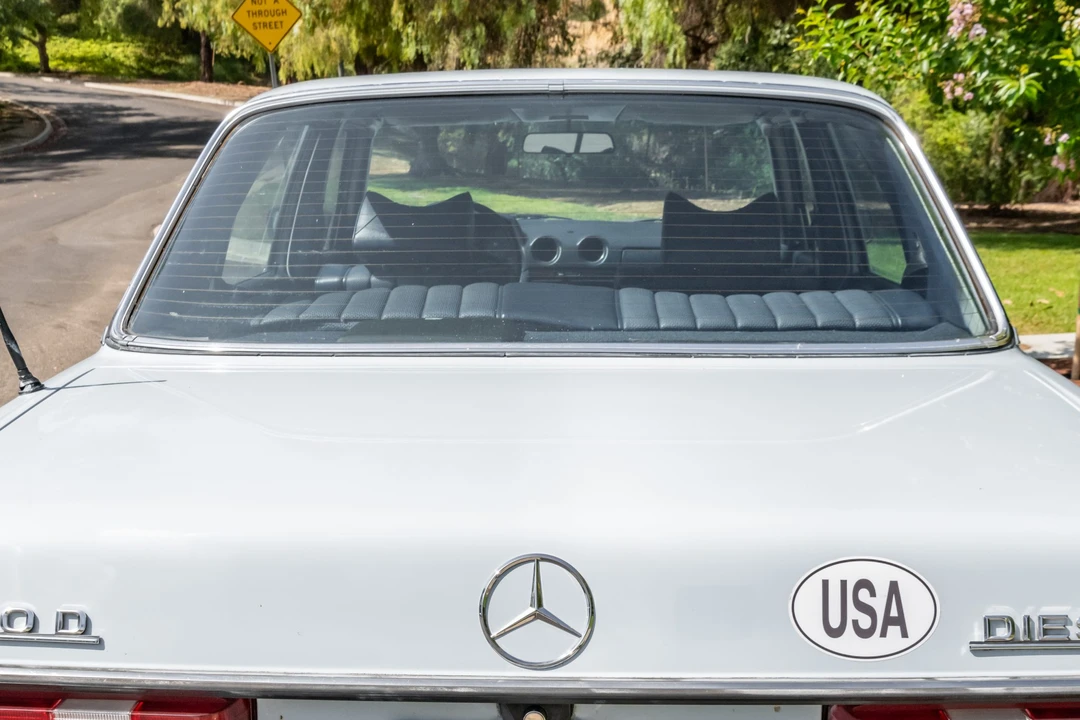 1977 Mercedes-Benz W123 Sedan - Image 28 of 31