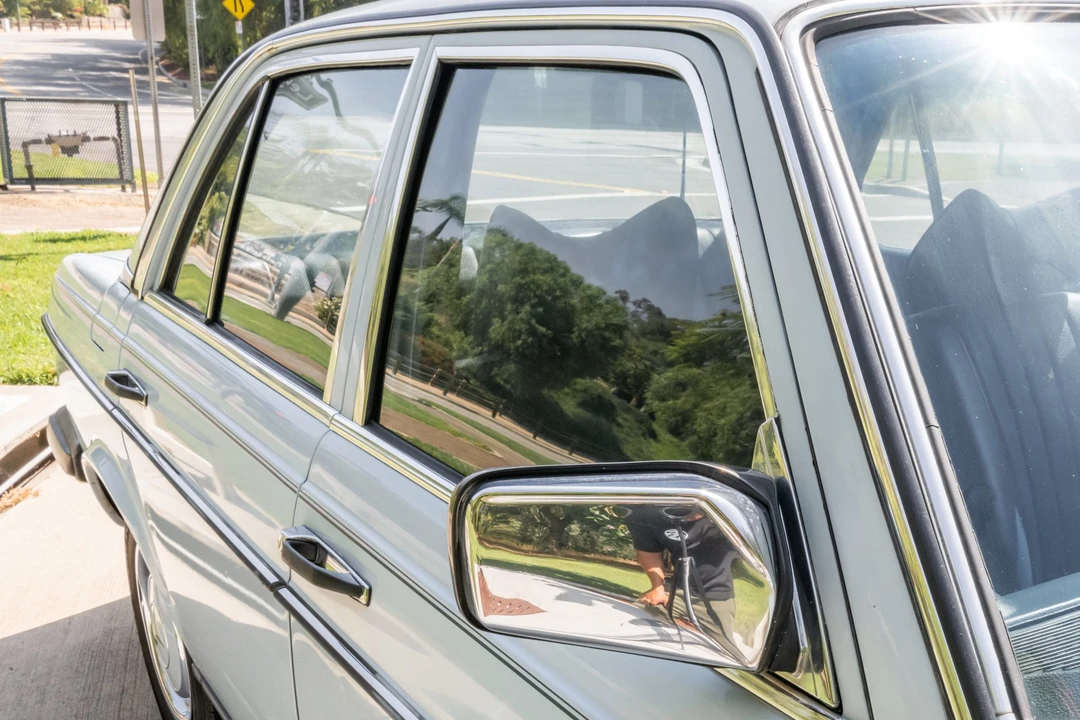1977 Mercedes-Benz W123 Sedan - Image 26 of 31