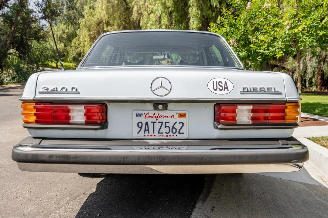 1977 Mercedes-Benz W123 Sedan - Image 22 of 31