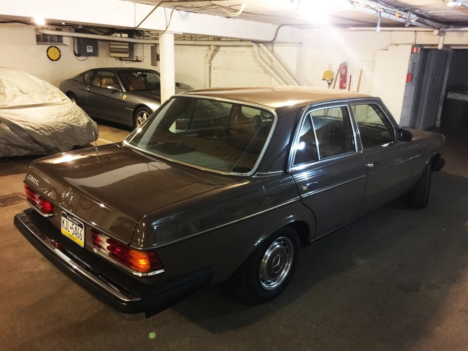 1977 Mercedes-Benz W123 Sedan - Image 28 of 31
