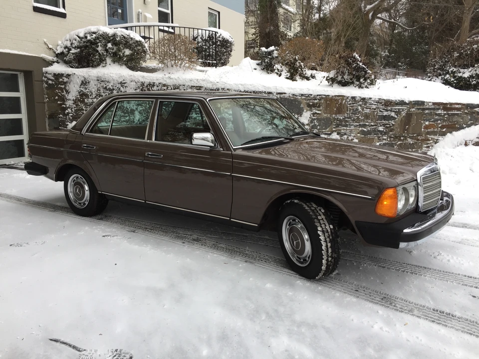 1977 Mercedes-Benz W123 Sedan - Image 6 of 31