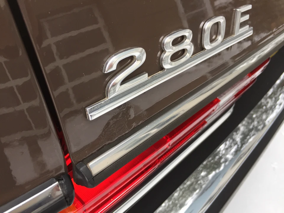 1977 Mercedes-Benz W123 Sedan - Image 18 of 31