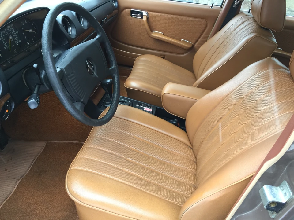 1977 Mercedes-Benz W123 Sedan - Image 31 of 31