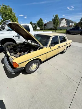 1977 Mercedes-Benz 300D Sedan