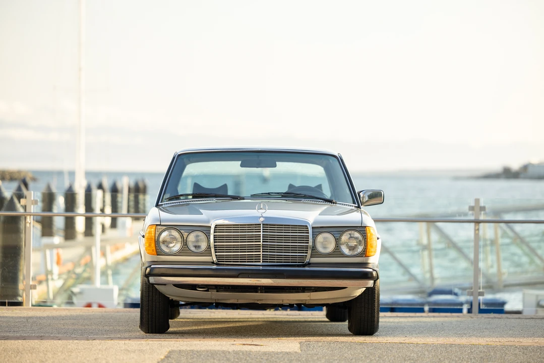 1977 Mercedes-Benz W123 Sedan - Image 25 of 31