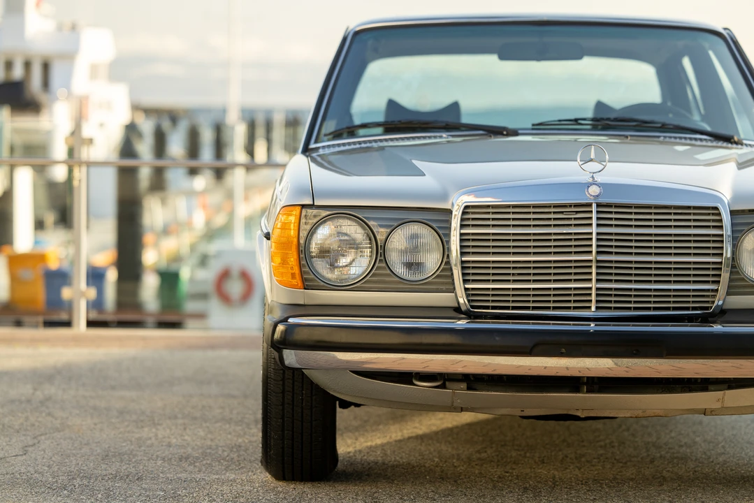 1977 Mercedes-Benz W123 Sedan - Image 27 of 31