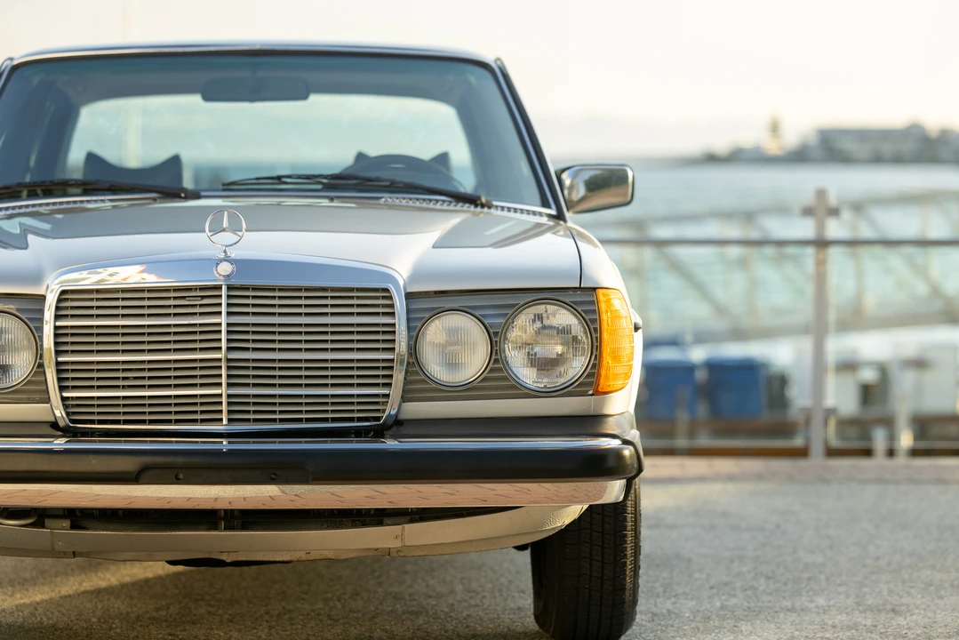 1977 Mercedes-Benz W123 Sedan - Image 28 of 31