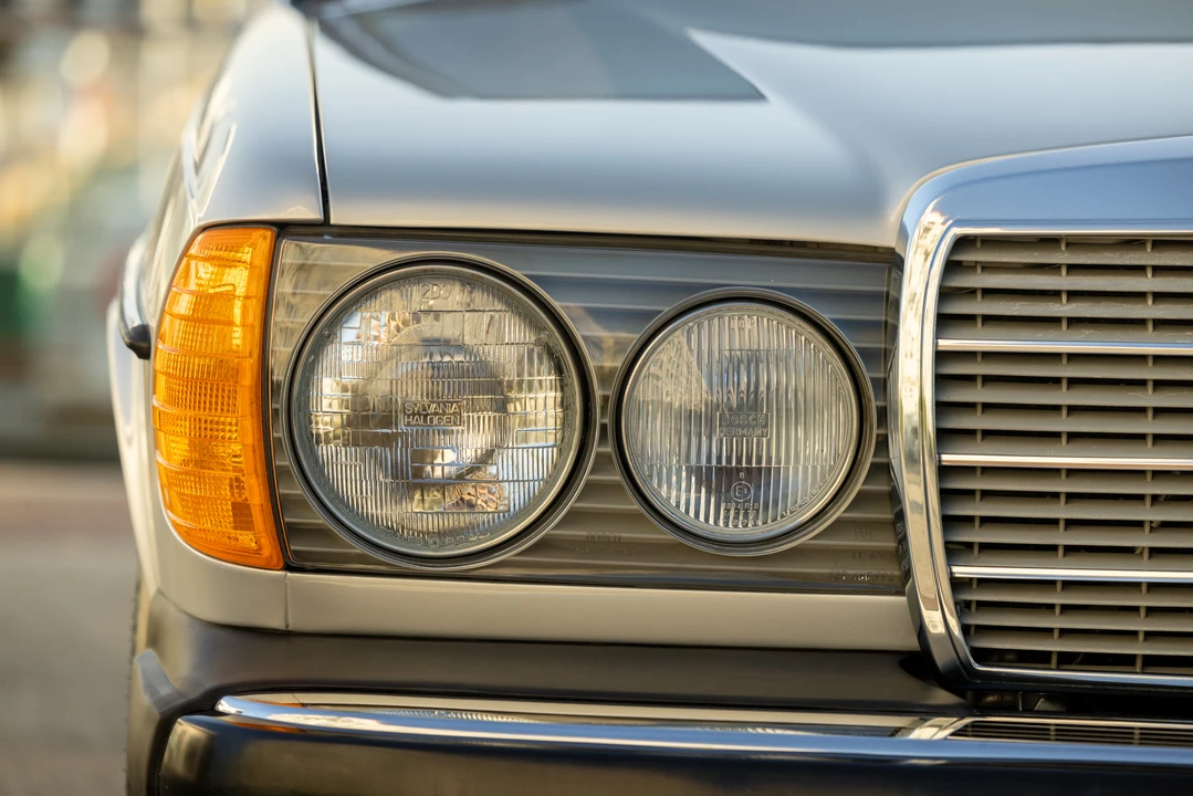 1977 Mercedes-Benz W123 Sedan - Image 31 of 31