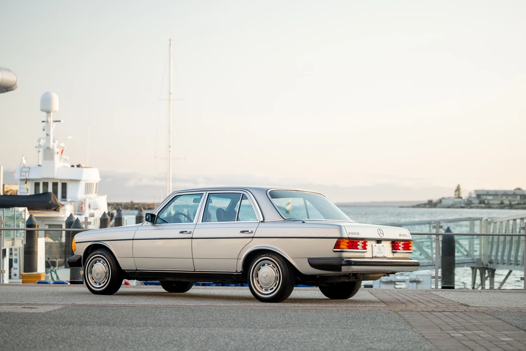 1977 Mercedes-Benz W123 Sedan - Image 11 of 31
