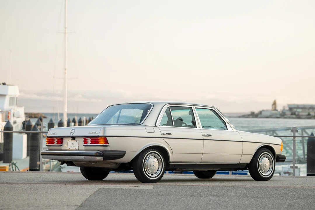 1977 Mercedes-Benz W123 Sedan - Image 16 of 31