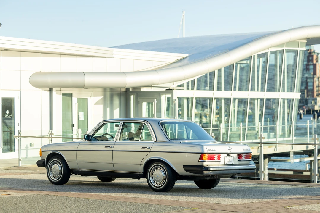 1977 Mercedes-Benz W123 Sedan - Image 10 of 31