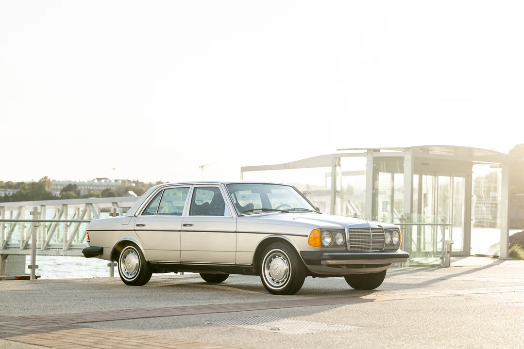 1977 Mercedes-Benz W123 Sedan - Image 18 of 31