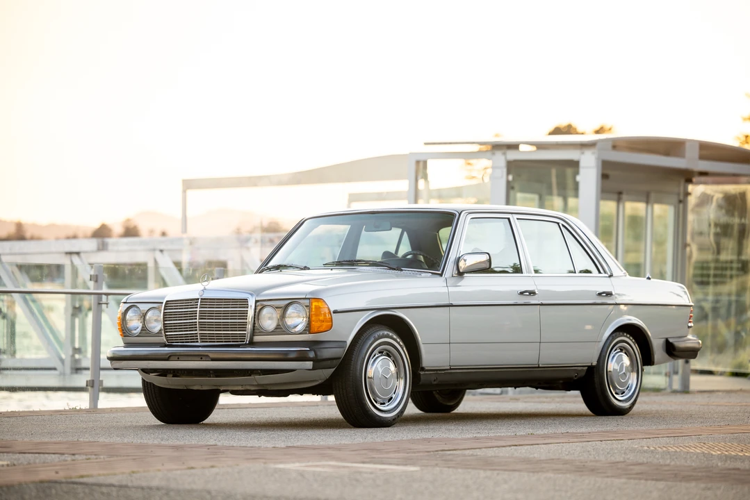 1977 Mercedes-Benz W123 Sedan - Image 5 of 31