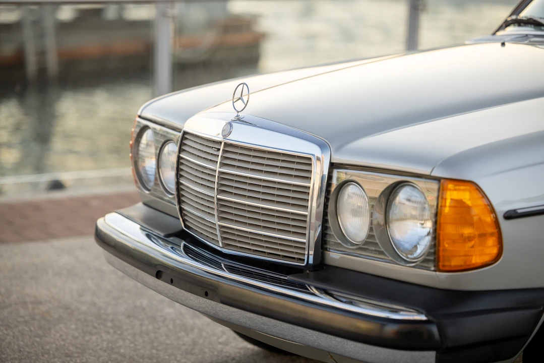1977 Mercedes-Benz W123 Sedan - Image 30 of 31