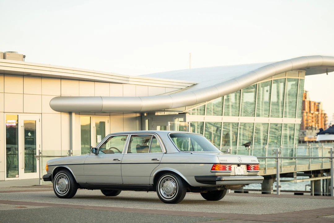 1977 Mercedes-Benz W123 Sedan - Image 9 of 31