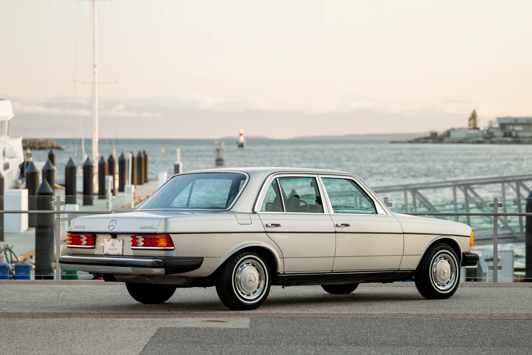 1977 Mercedes-Benz W123 Sedan - Image 15 of 31