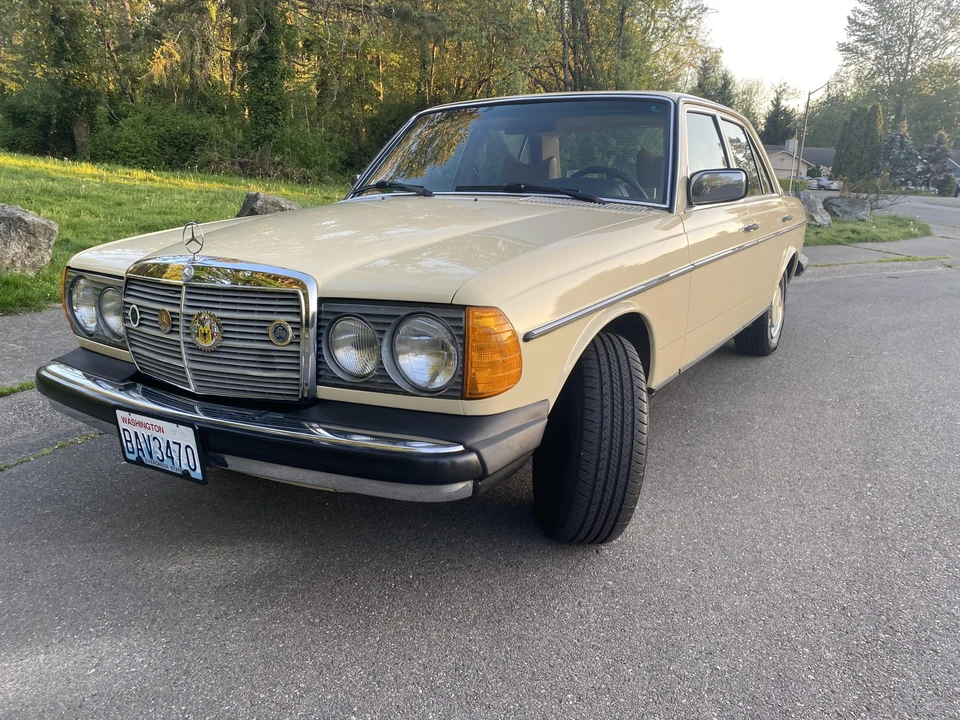 1977 Mercedes-Benz W123 Sedan - Image 10 of 31