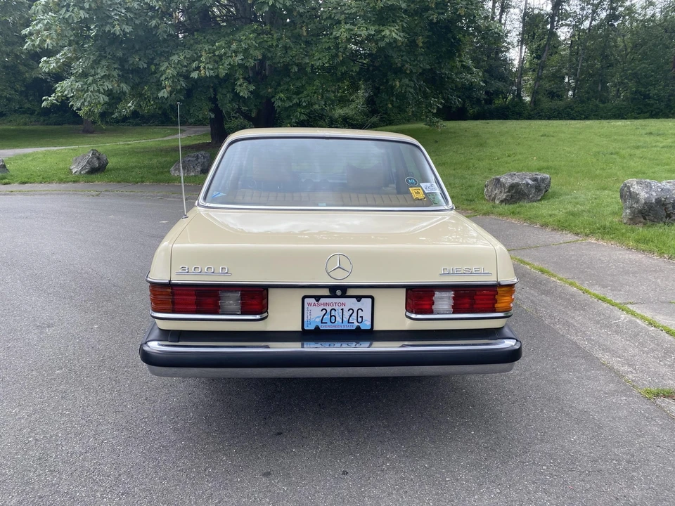 1977 Mercedes-Benz W123 Sedan - Image 5 of 31