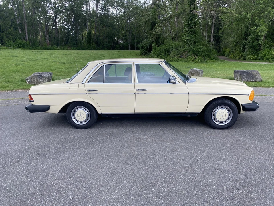 1977 Mercedes-Benz W123 Sedan - Image 7 of 31