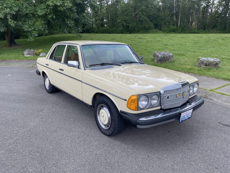 1977 Mercedes-Benz W123 Sedan - Image 8 of 31