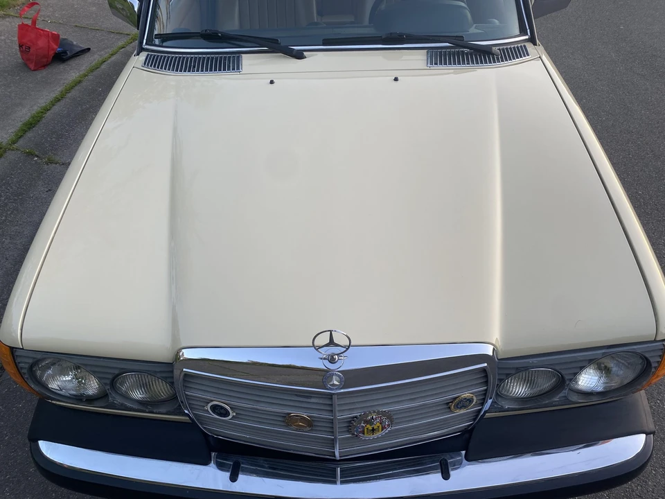 1977 Mercedes-Benz W123 Sedan - Image 17 of 31