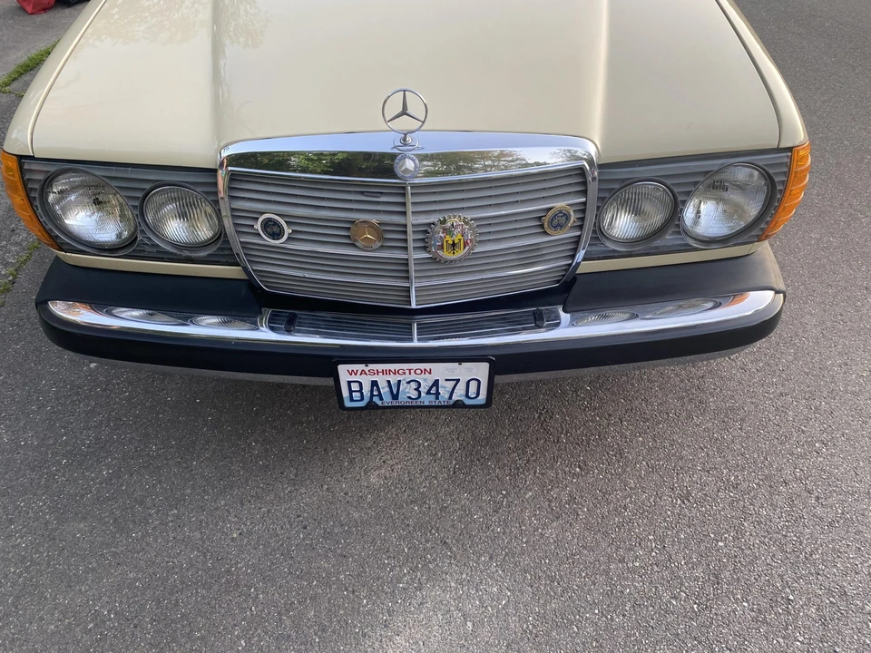 1977 Mercedes-Benz W123 Sedan - Image 15 of 31
