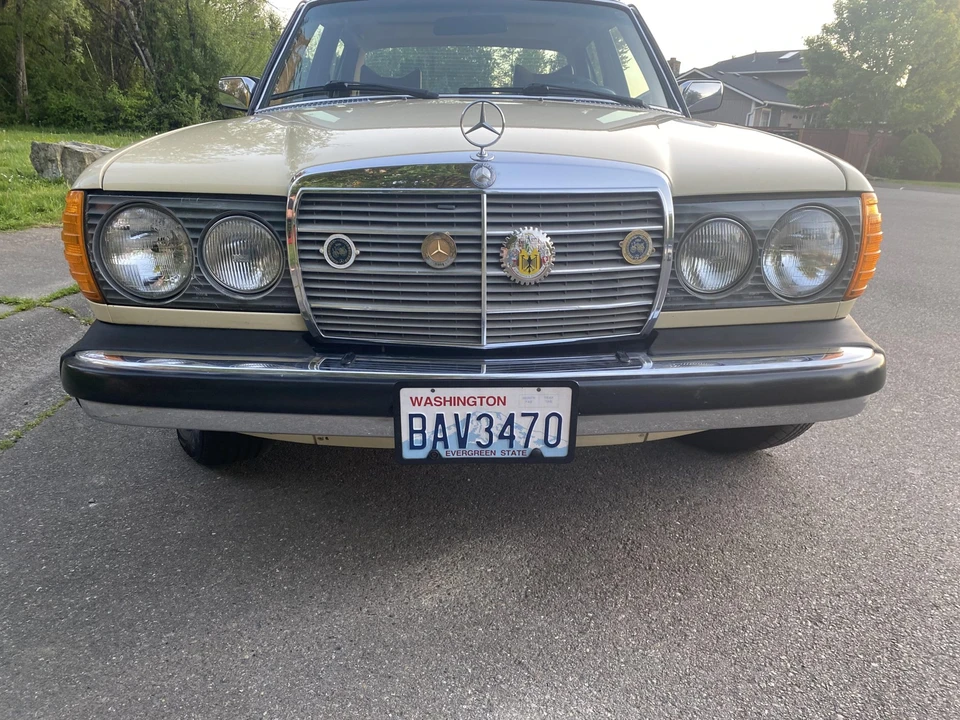 1977 Mercedes-Benz W123 Sedan - Image 14 of 31