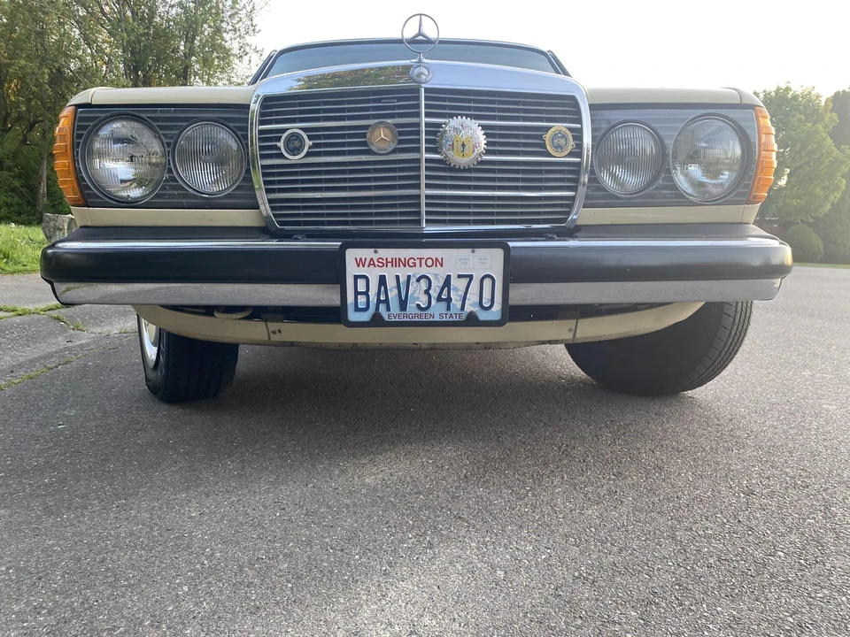 1977 Mercedes-Benz W123 Sedan - Image 13 of 31