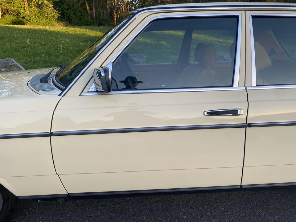 1977 Mercedes-Benz W123 Sedan - Image 20 of 31